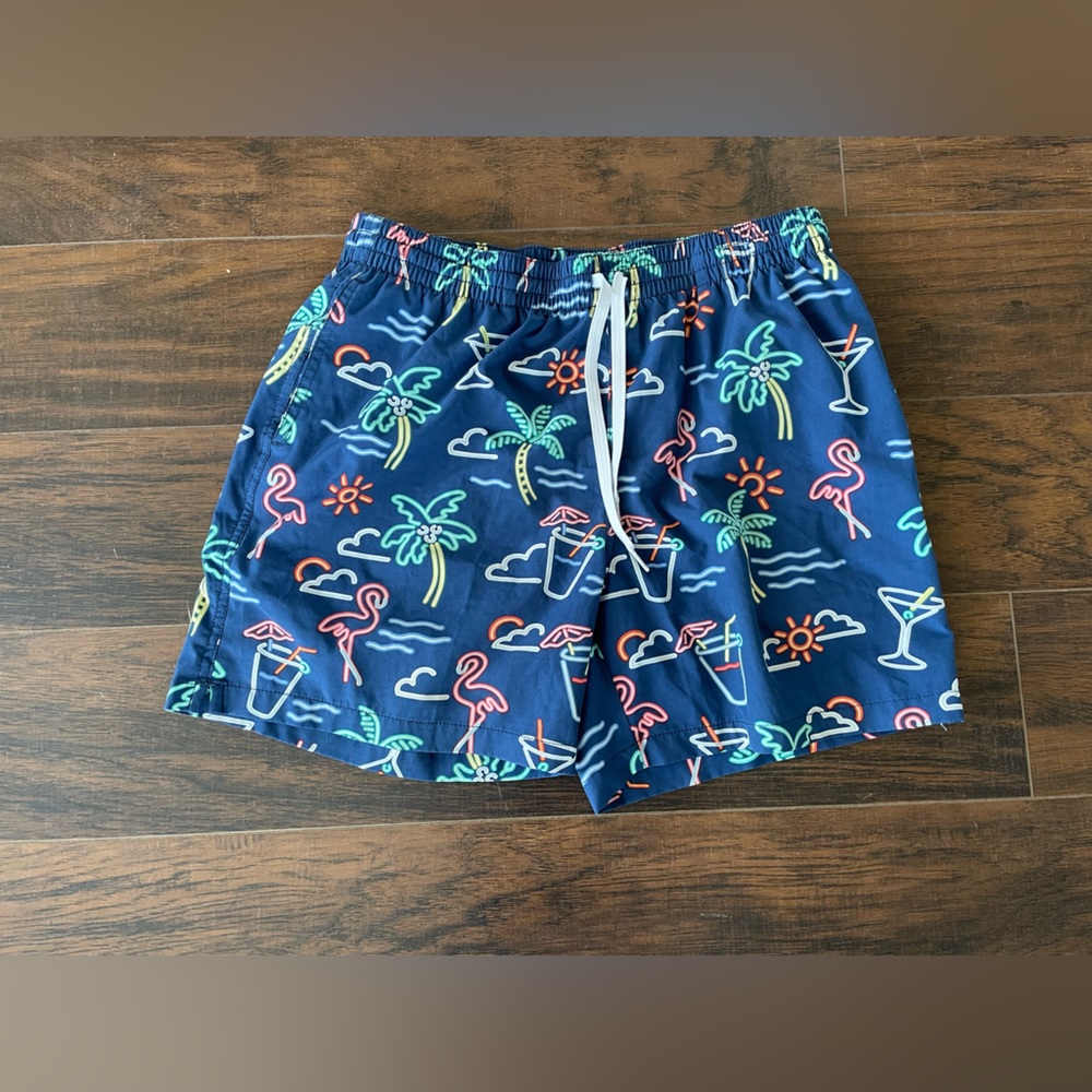 Chubbies Neon Lights  5.5” Classic Swim Trunk  Shorts Palm Flamingo Mens large